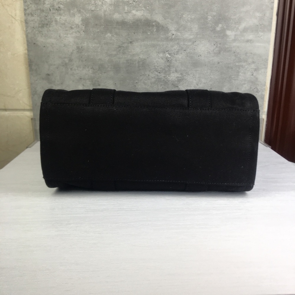 Marc Jacobs Black Tote with White Accents Szie M - Picture 2 of 11